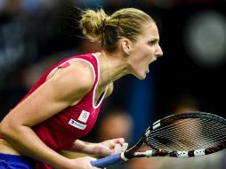Karolina Pliskova mantuvo con vida a las campeonas defensoras. EFE / F. Singer