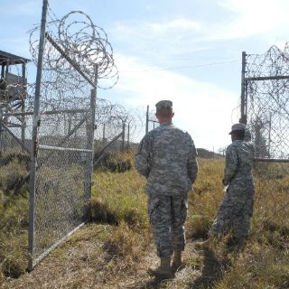 EU envía a cinco presos de Guantánamo a Emiratos Árabes