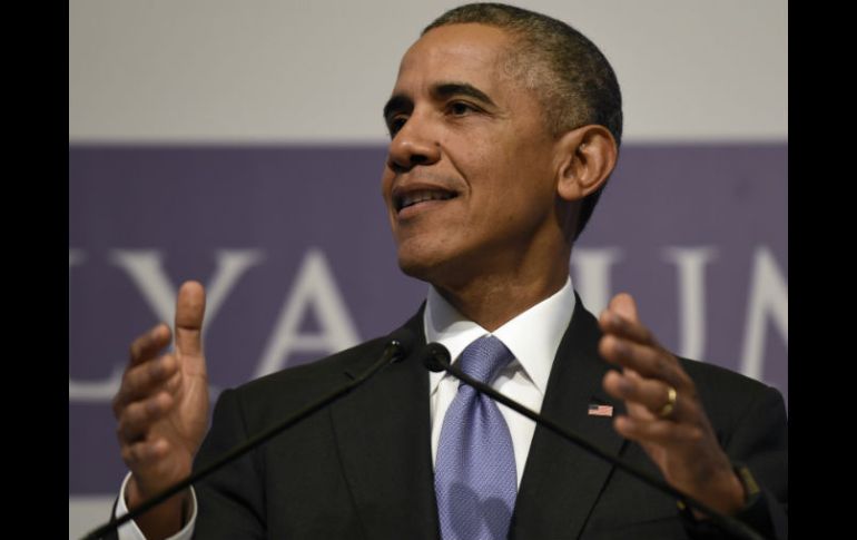 Barack Obama dice que mientras se acepta a más refugiados, hay que tener controles de seguridad. AP / S. Walsh