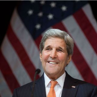 Kerry habla con opositor sirio sobre posible transición en el país