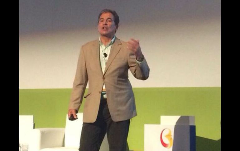 El técnico colombiano está confiado en que su equipo vencerá de local. TWITTER / @OficialJLPinto