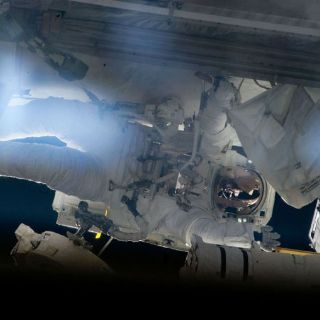 Estación Espacial pierde fuente de poder por cortocircuito