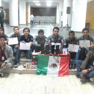 Estudiantes mexicanos ganan en concurso de robótica de Rumania