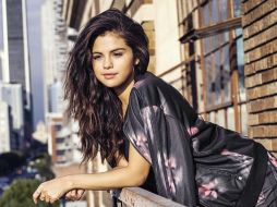 La casa de la joven actriz cuenta con alberca con spa, cocina exterior y área para elaborar pizzas. INSTAGRAM / @selenagomez