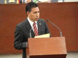 Segovia Hernández fue auxiliado con vida por socorristas, pero falleció en la ambulancia cuando lo trasladaban. TWITTER / @JTerritorialSLP