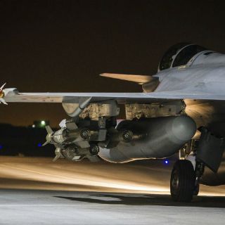 Facciones kurdas y árabes se unen para combatir al EI