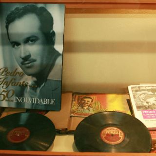 Recuerdan a Pedro Infante a 98 años de su nacimiento