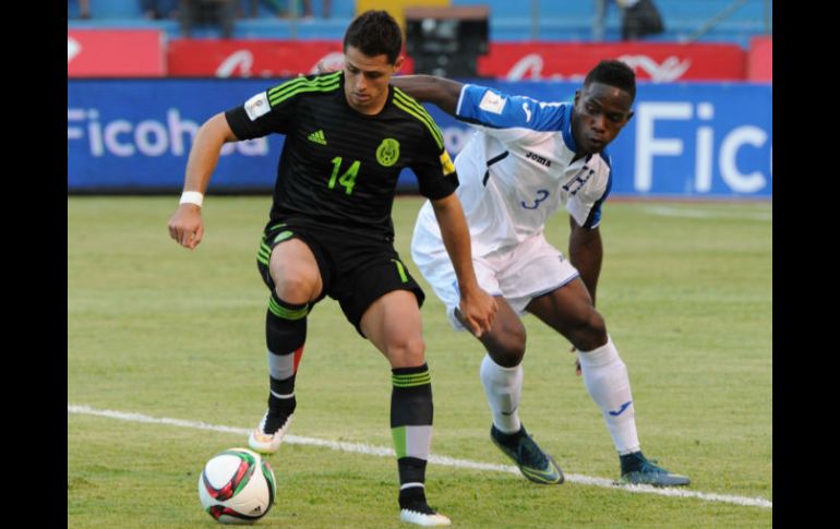 Javier Hernández no quiso dar declaraciones a acerca del duelo que ganó México. AFP / O. Sierra
