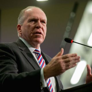 La CIA critica a Edward Snowden luego de ataques en París