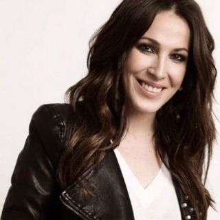 Malú considera un 'regalazo' homenajear a Roberto Carlos