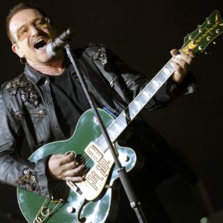 U2 pide una Europa misericordiosa con los refugiados