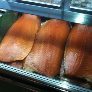 EU aprueba consumo de salmón transgénico