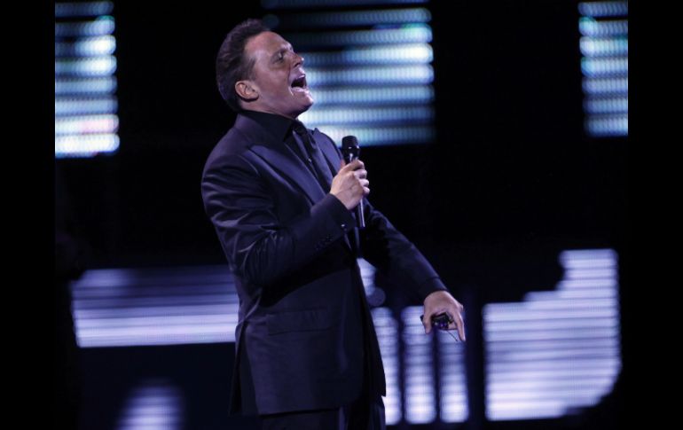 Méndez dice que el cantante tiene derecho a enfermarse y aseguró que se le subió la presión. AP / ARCHIVO