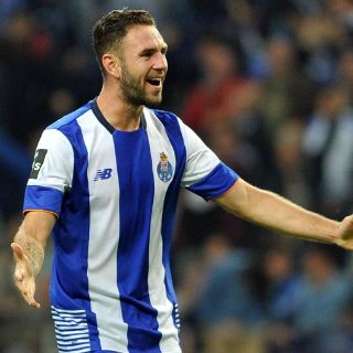 Corona y Layún, fuera de lista del Oporto para Copa