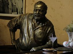 La novela de Ernest Hemingway es colocada en los lugares atacados por el Estado Islámico en París como símbolo de resistencia. EL INFORMADOR / ARCHIVO