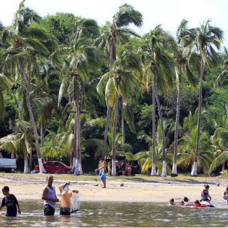 No habrá concesiones en playa de Tenacatita: López Lara