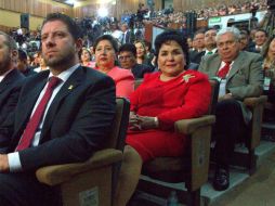 Todos los presentes, incluyendo a Salinas se levantaron de sus asientos para rendir protesta de ley. NTX / ARCHIVO