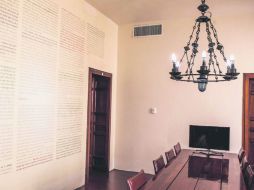 La  Casa ITESO Clavijero se ha convertido en un enorme libro con la reproducción de 'Las moradas', de Santa Teresa. EL INFORMADOR / M. Vargas