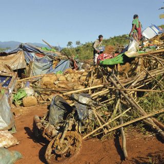 Deslizamiento de tierra deja decenas muertos en Birmania