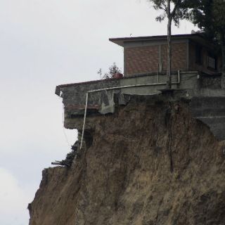 Piden informe de acciones para evitar obras irregulares en Cuajimalpa