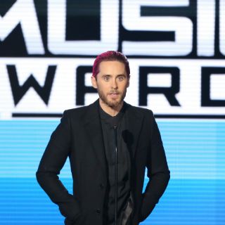 Jared Leto recuerda la tragedia de París en los AMA