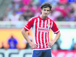 Prematuro adiós. El jugador polivalente, Carlos Fierro, vive sus últimas horas con las Chivas. MEXSPORT / A. Macías
