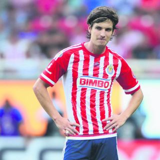 Chivas prestará a Fierro al Querétaro