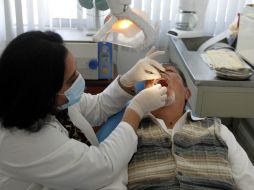 Pacientes con VIH, hepatitis, lepra, diabetes y tuberculosis deben reforzar sus revisiones dentales. EL INFORMADOR / ARCHIVO