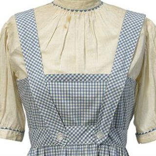 Vestido de Dorothy de 'El mago de Oz' es subastado