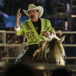 Alistan develación de estrella de Joan Sebastian
