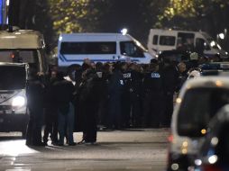 La policía acordonó el barrio residencial de Van Gogh. AFP / P. Huguen