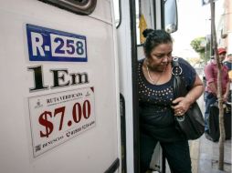 Usuarios como la señora Elvira Anzaldo se sorprendieron del aumento repentino. EL INFORMADOR / A. García