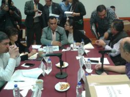 Valencia (d) propuso que los aspirantes comparecieran ante la comisión, pero fue rechazado. TWITTER / @LegislativoJal