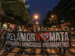 Hombres y mujeres marcharon para exigir justicia por las desaparecidas y asesinadas. EL INFORMADOR / F. Atilano