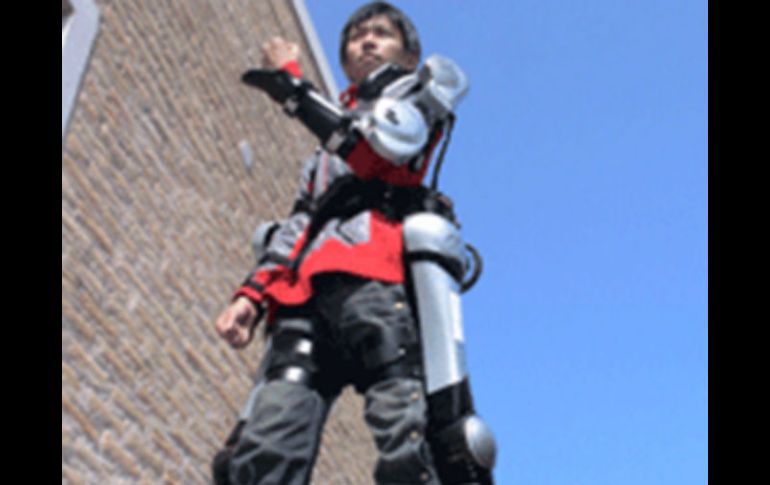 La armadura HAL es el primer dispositivo de este tipo que se autoriza en Japón para su venta a empresas sanitarias. ESPECIAL / Universidad de Tsukuba