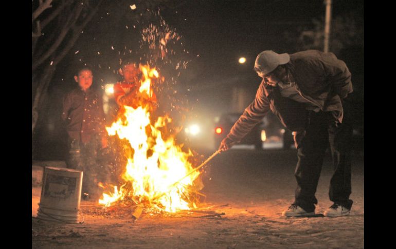 Autoridades estatales y municipales implementarán operativos para evitar fogatas durante las fiestas navideñas. EL INFORMADOR / ARCHIVO
