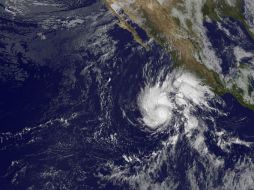 Imagen de satélite proporcionada por la NASA que muestra el paso de 'Sandra'. AFP / CORTESÍA NASA