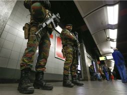 Las medidas para tranquilizar a las personas, como soldados con metralletas y metros cerrados, podrían provocar el efecto contrario. EFE / L. Dubrule