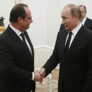 Hollande espera completar alianza con Rusia