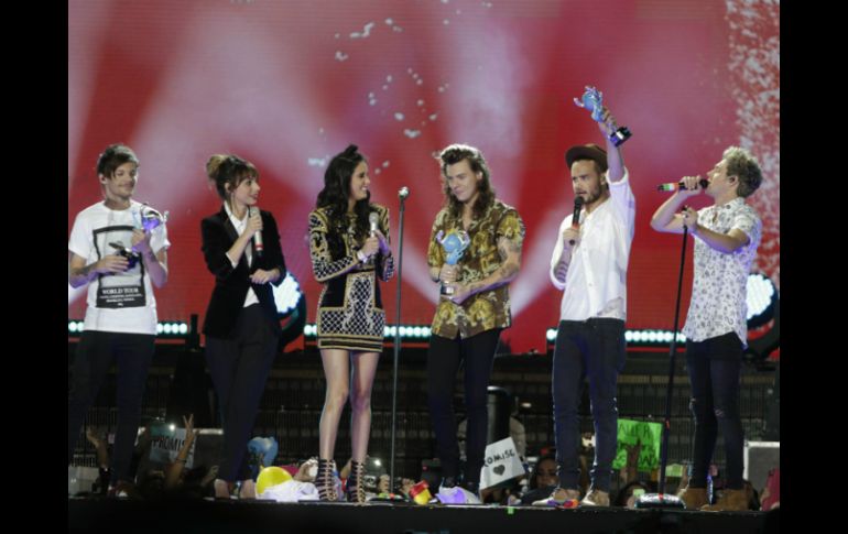 One Direction provocó llantos y suspiros al aparecer en el escenario para interpretar los temas de su nuevo álbum 'Made In The A.M'. SUN / L. Cortés