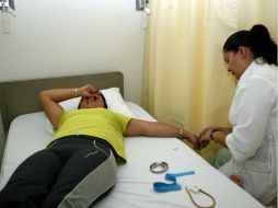 No prestar atención al reflujo puede ocasionar una enfermedad péptica, una úlcera que perfora el esófago. EL INFORMADOR / ARCHIVO