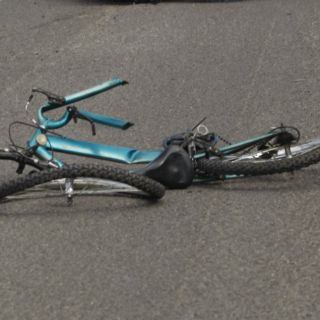 Taxista atropella a ciclista en la colonia Roma del DF