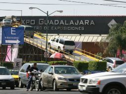 En cada edición de la FIL se registran problemas de estacionamiento entre residentes de la zona y visitantes. EL INFORMADOR / ARCHIVO