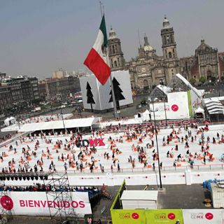 Anuncian tres pistas de hielo y dos toboganes en el Zócalo