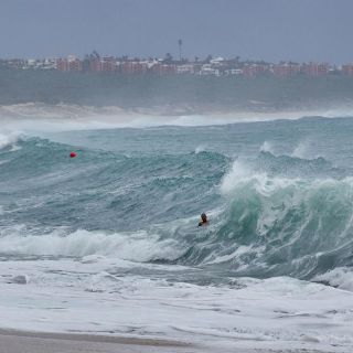 Descartan afectaciones mayores por 'Sandra' en BCS