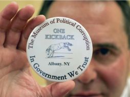 El profesor Rose Bruce Roter, ha puesto en marcha una fundación para recaudar dinero con venta de tazas y chapas sobre el museo. AP / M. Groll