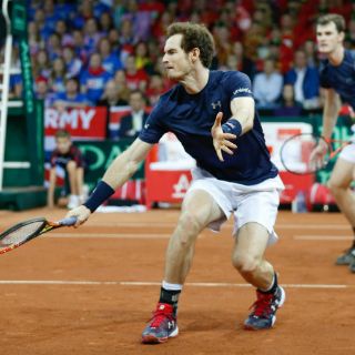 Andy y Jamie Murray ganan en dobles en final de Copa Davis