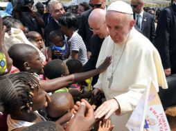 El Pontífice pidió este domingo por los pueblos que sufren la guerra. EFE / D. Dal