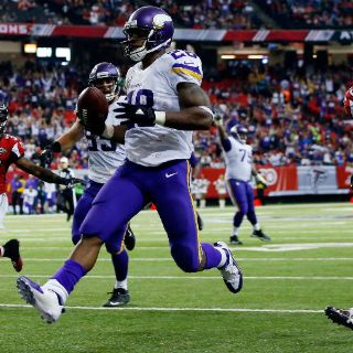 Vikingos vencen a Halcones