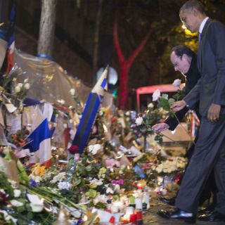 Obama rinde tributo a víctimas de ataques en París